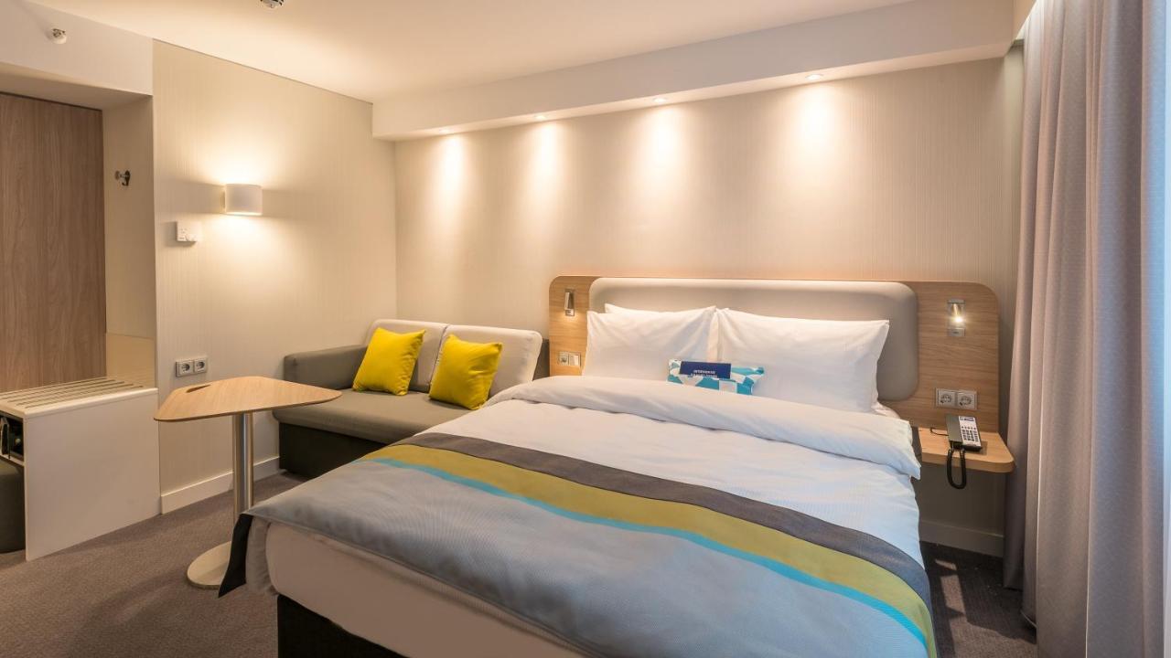 Express - - Hauptbahnhof, An Ihg