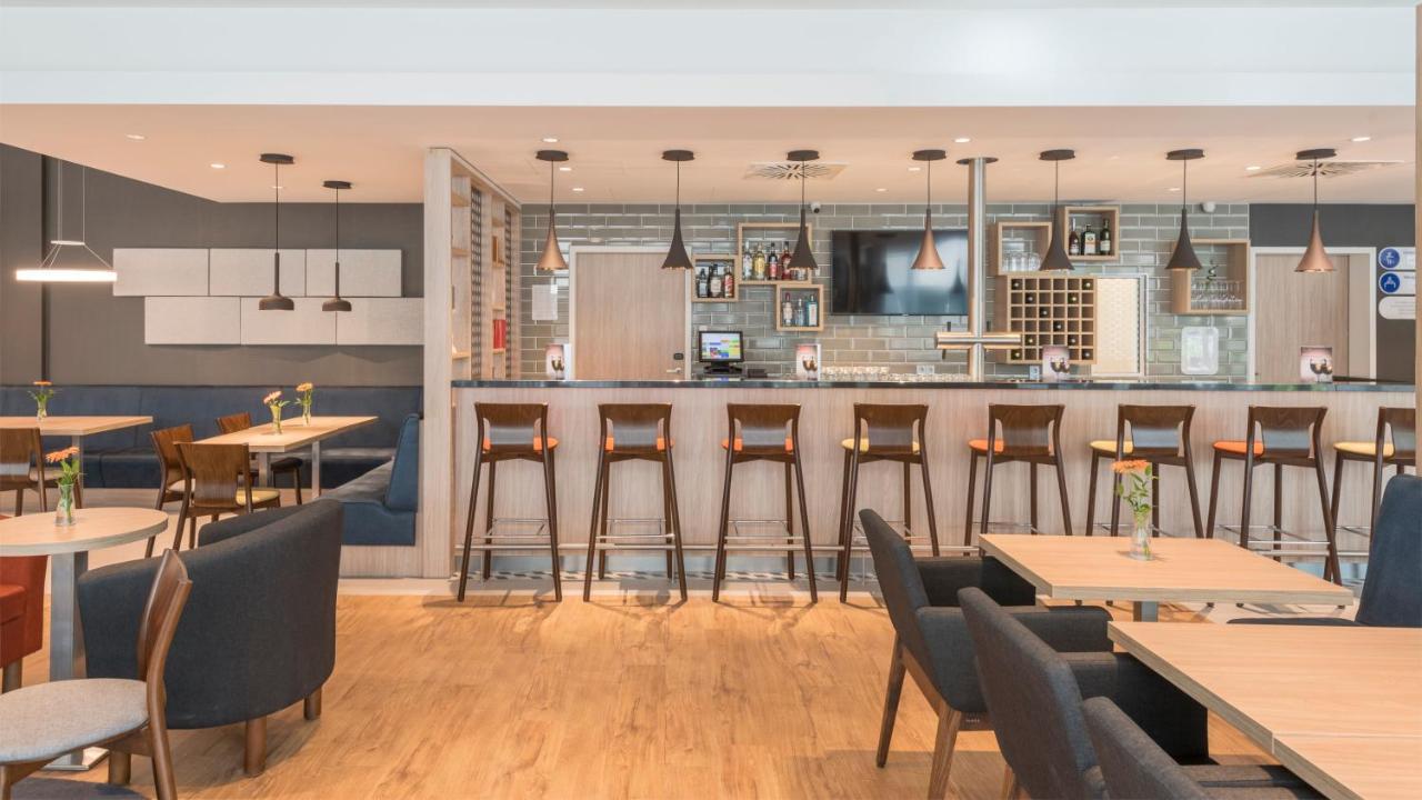 Express - - Hauptbahnhof, An Ihg Hotel