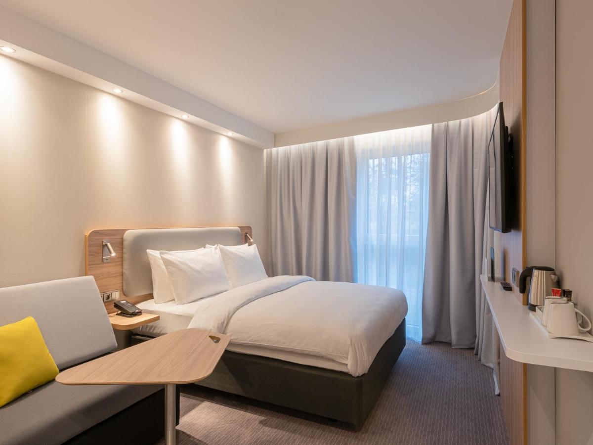 Express - - Hauptbahnhof, An Ihg Hotel